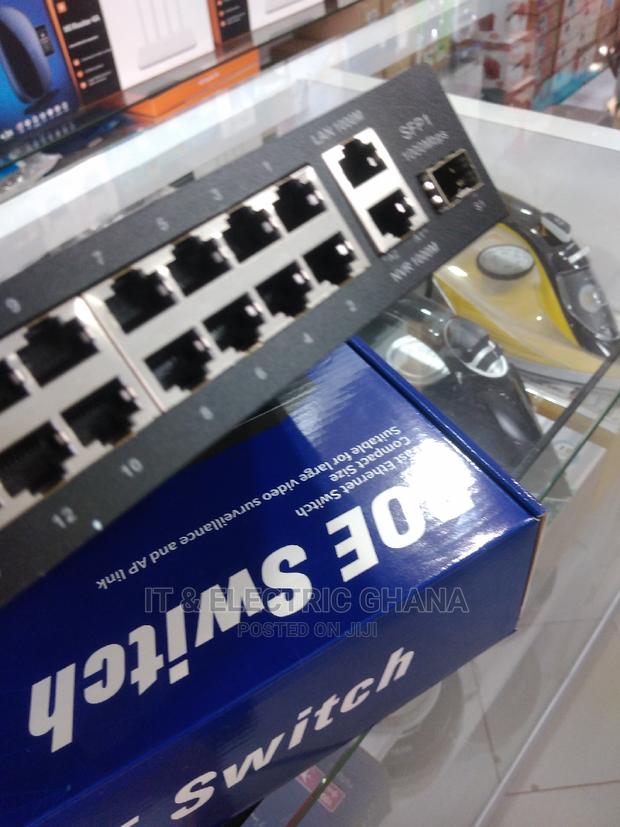 16 Port Poe Switch · Photo 8
