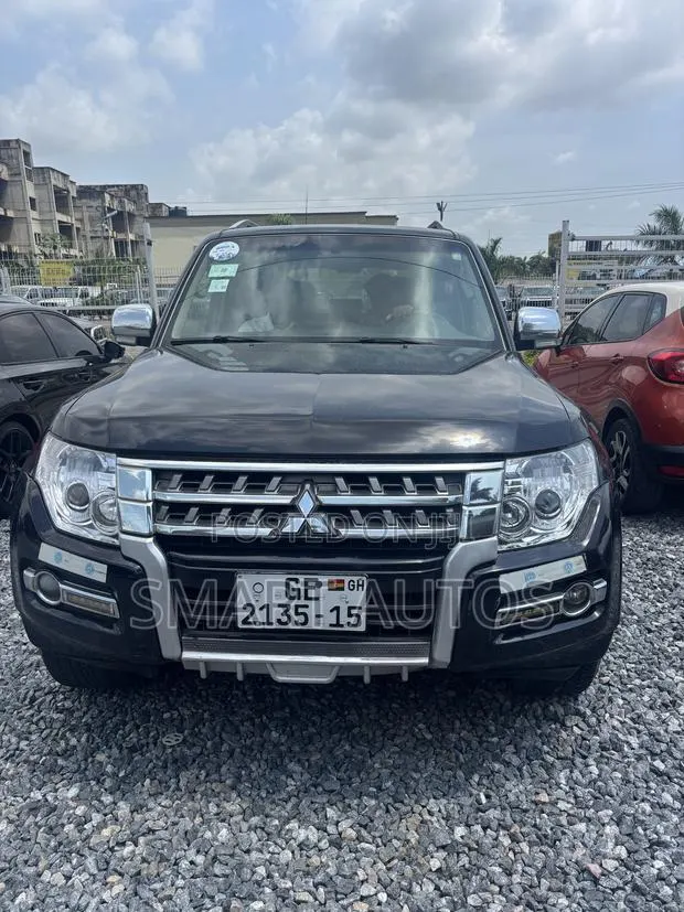 Mitsubishi Pajero V90 3.2 GR Diesel Turbo 2015 Black · Photo 1