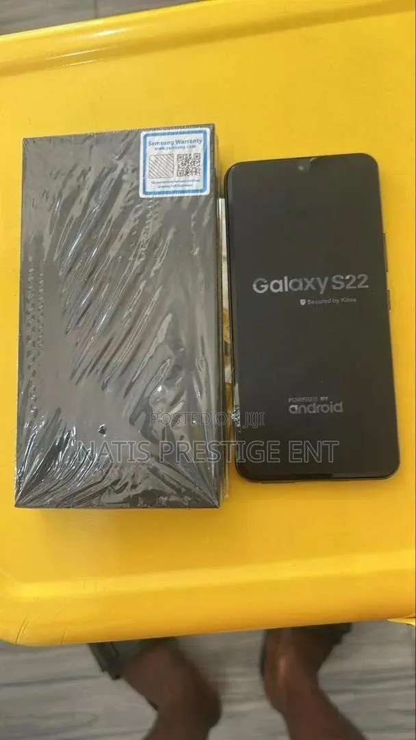New Samsung Galaxy S22 5G 128 GB Black · Photo 1