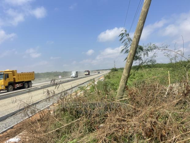Do You Want to Buy a Roadside Plot West Trasacco to Motoway · Photo 2