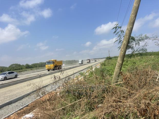 Do You Want to Buy a Roadside Plot West Trasacco to Motoway · Photo 1