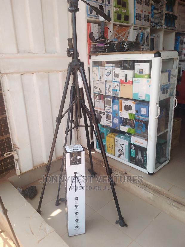 VCT-880 Video 880 Tripod · Photo 1