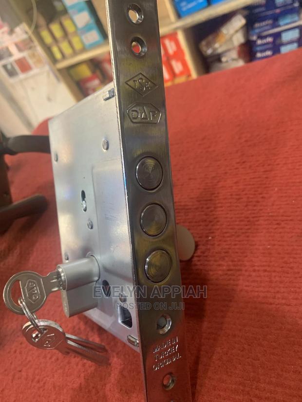 Turkey Door Top Lock · Photo 4