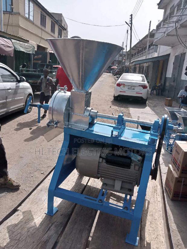 Pepper Mill Machine With Petrol Engine · Photo 3
