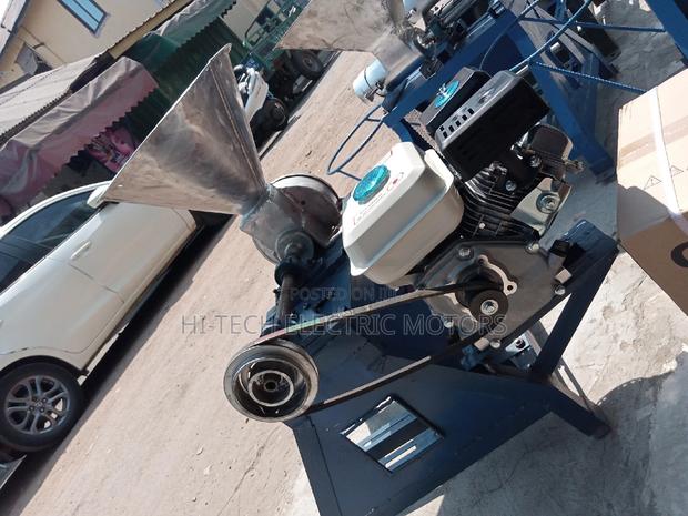 Pepper Mill Machine With Petrol Engine · Photo 4