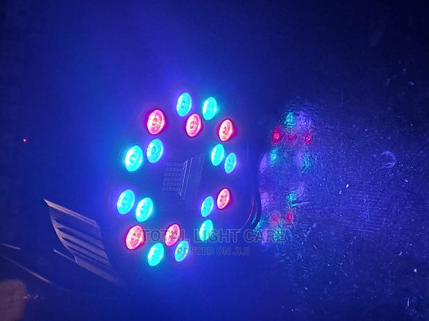 18 Led Par Light With White Flood Light in the Middle · Photo 2
