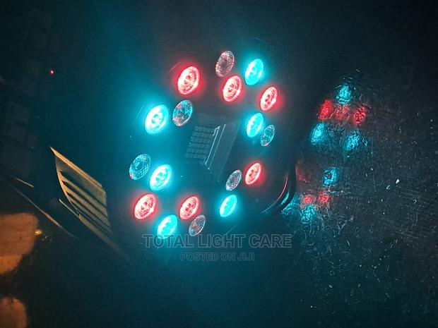18 Led Par Light With White Flood Light in the Middle · Photo 4