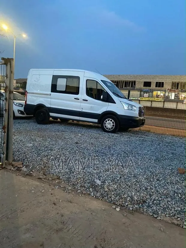 Ford Transit 2018 White · Photo 1