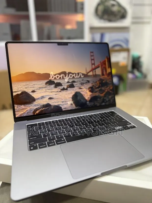 Laptop Apple MacBook Air 2022 M2 8GB Apple M2 SSD 256GB · Photo 1
