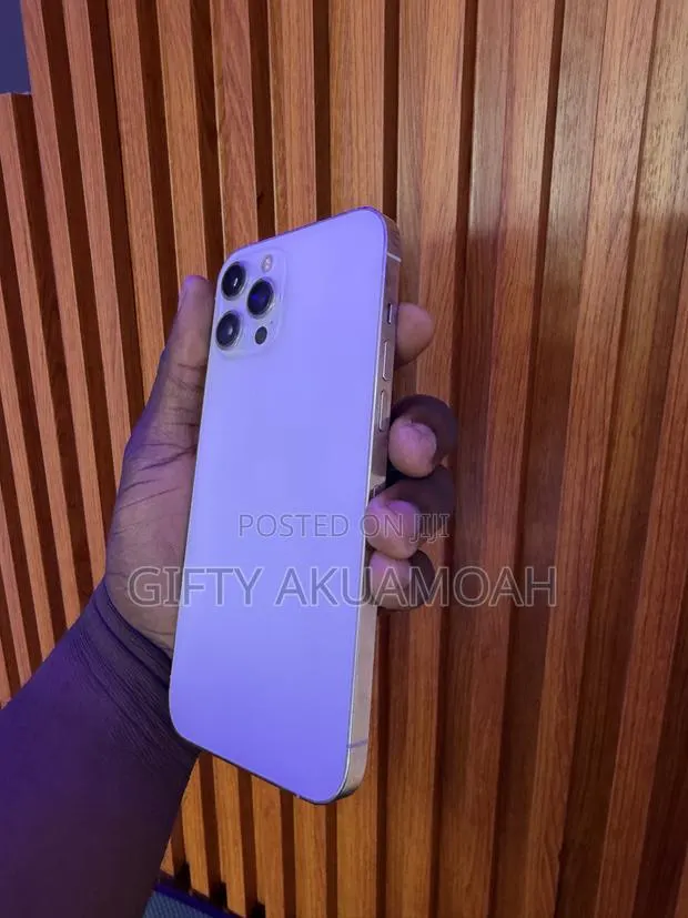 Apple iPhone 12 Pro Max 256 GB White · Photo 1
