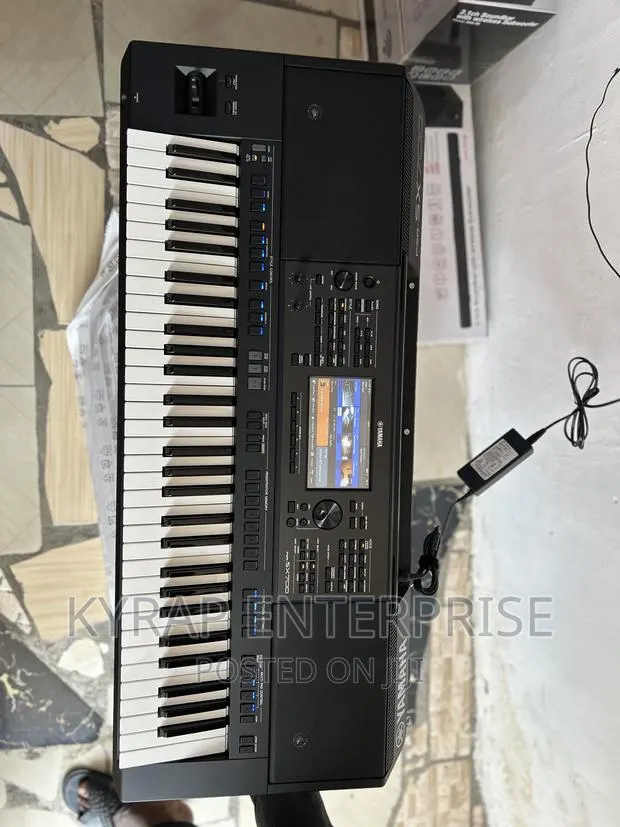 Yahama PSR Sx 700 Keyboard · Photo 1