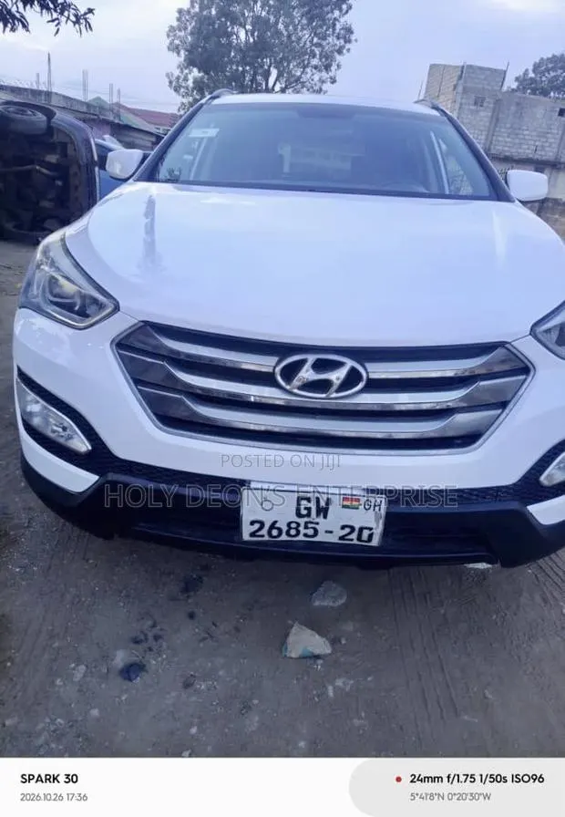 Hyundai Santa Fe GLS 4dr SUV AWD (3.3L 6cyl 6A) 2014 White · Photo 1
