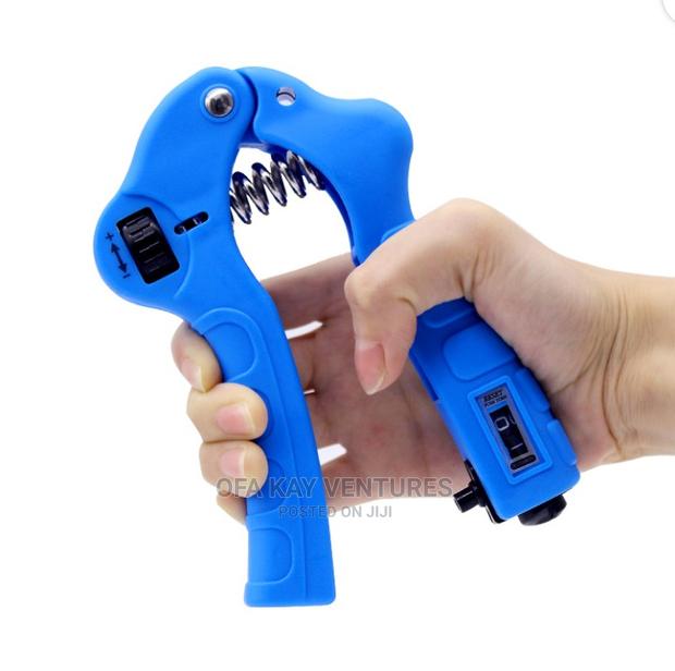 Adjustable Hand Grip · Photo 4