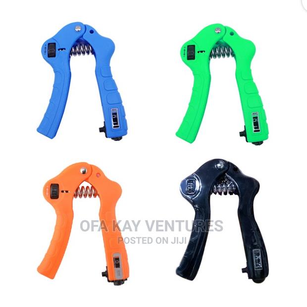 Adjustable Hand Grip · Photo 5