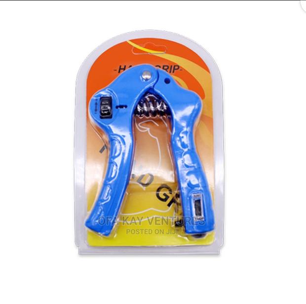 Adjustable Hand Grip · Photo 7