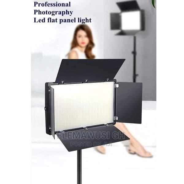 PRO LED 800 Professional Video Light With Stand Rechargeable · Photo 1