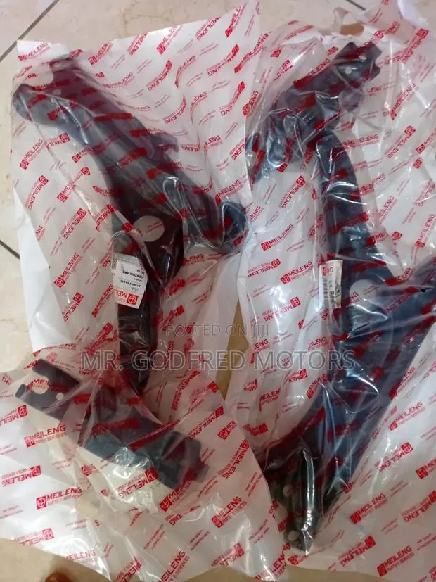 Honda Civic 2023-25 Lower Control Arms Pair. Original · Photo 1