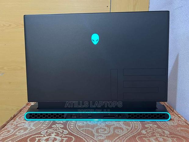 New Laptop Alienware M17x R2 16GB Intel Core I7 SSD 1T · Photo 4