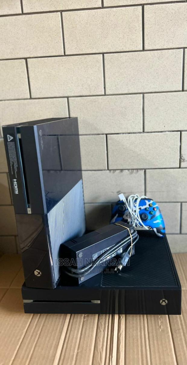 Xbox One Console · Photo 3