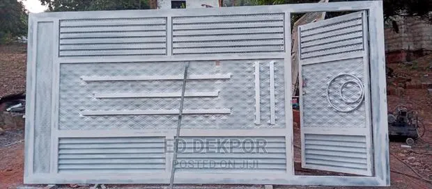 WTF Metal Gate · Photo 1