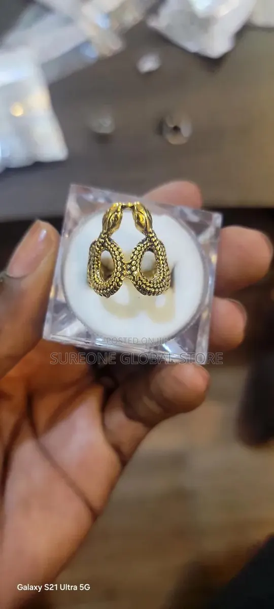 Twin or Double-Headed Snake Ring. · Photo 1