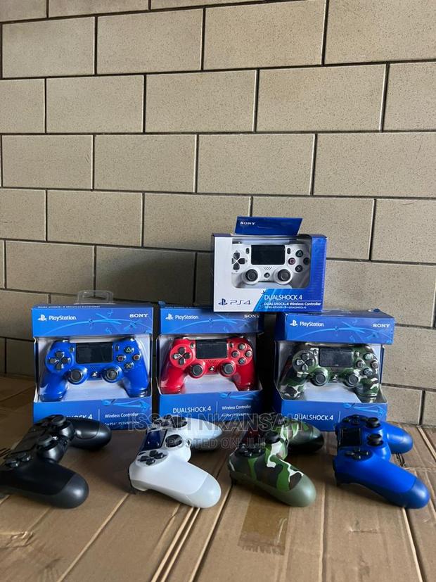 Ps4 Controller's · Photo 4