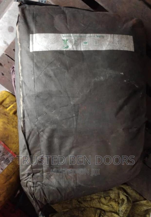 Black Pigment Iron Oxide 25kg For Domestic+Industrial Use · Photo 1