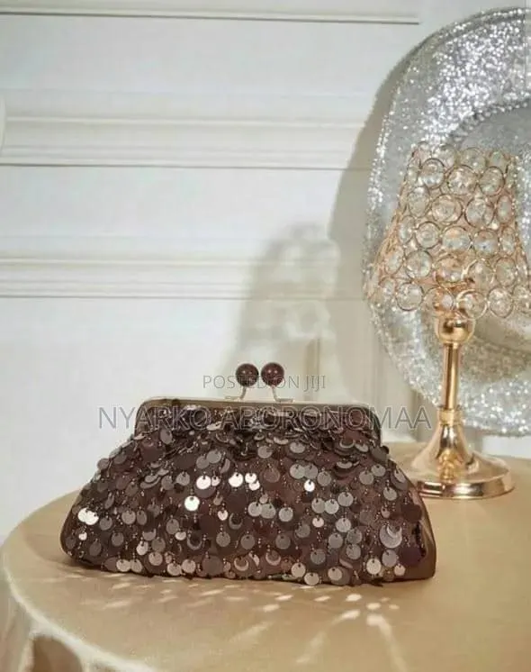Classy Elegant Statement Clutch Bag · Photo 1