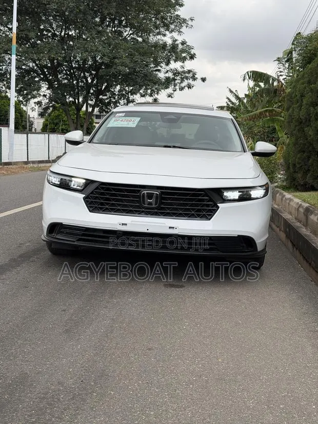 Honda Accord EX CVT 2023 White · Photo 1