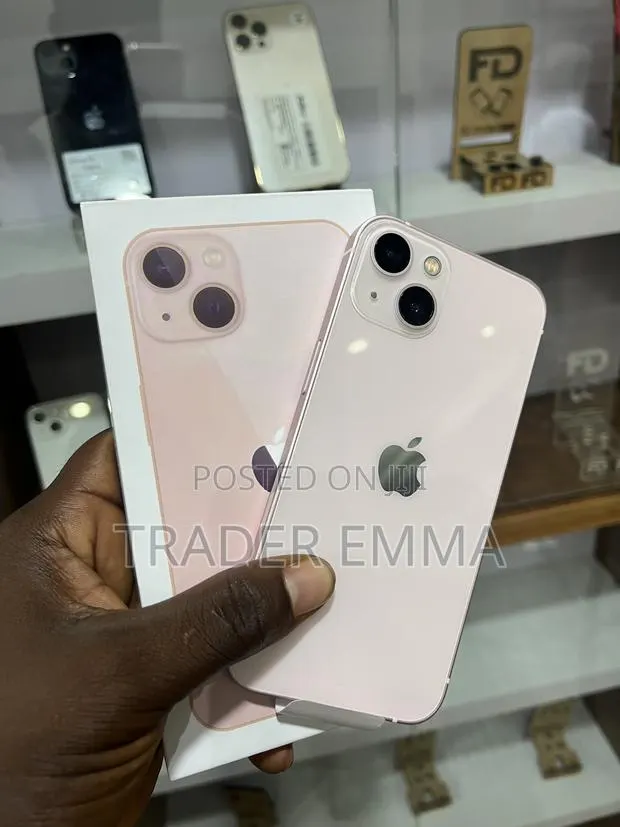 Apple iPhone 13 128 GB Pink · Photo 1