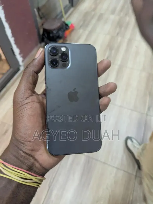 Apple iPhone 12 Pro 256 GB · Photo 1