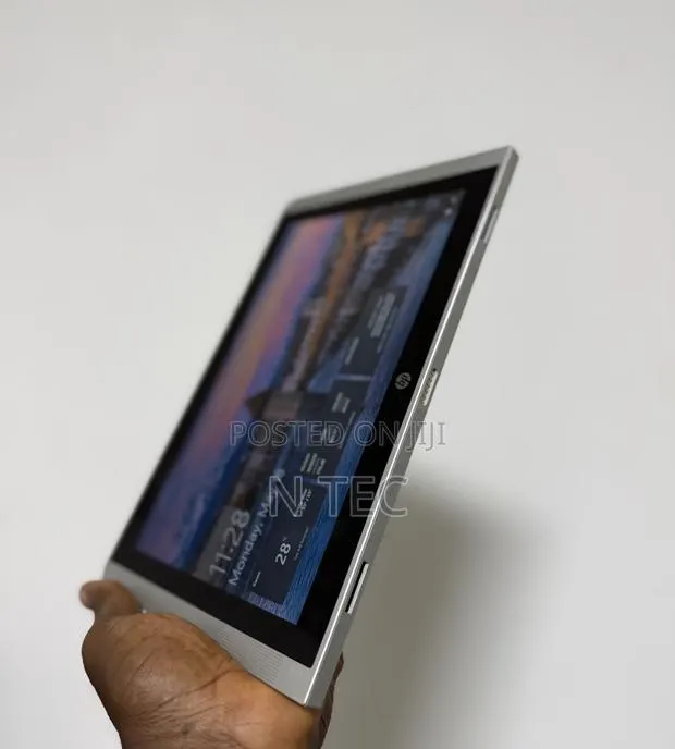 Laptop HP X2 210 G2 4GB Intel SSD 128GB · Photo 1