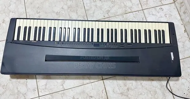 Yamaha Yfp-70 Personal Electronic Piano · Photo 1