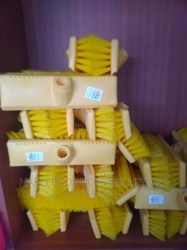 Long Scrubbing Brush (Long Stick) · Photo 1