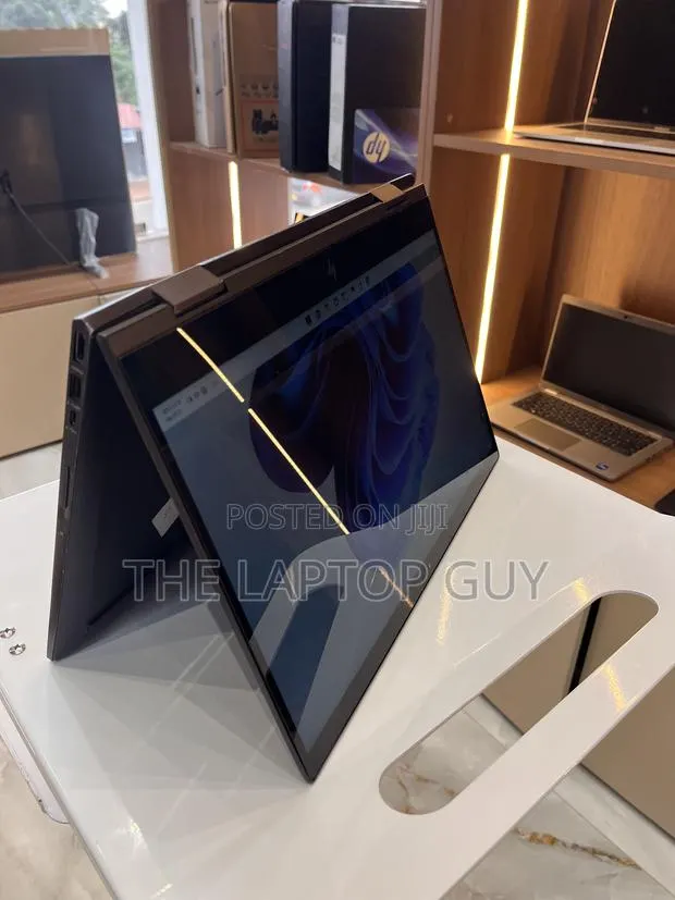 Laptop HP Envy 15 8GB AMD Ryzen 5 SSD 256GB · Photo 1