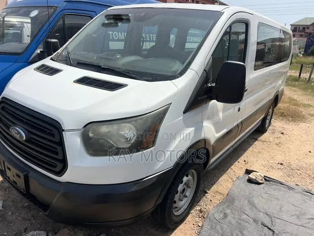 Ford Transit 2017 White · Photo 1