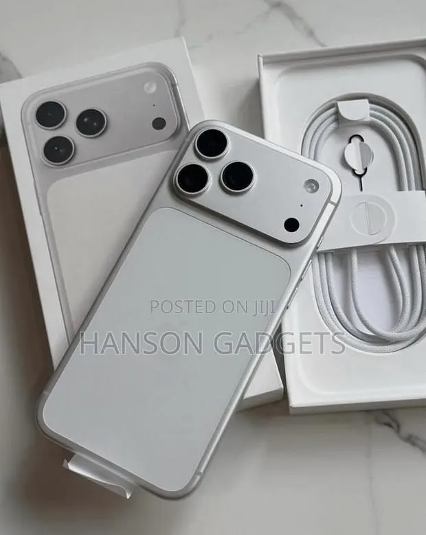 New Apple iPhone 17 Pro Max 1 TB Silver · Photo 1