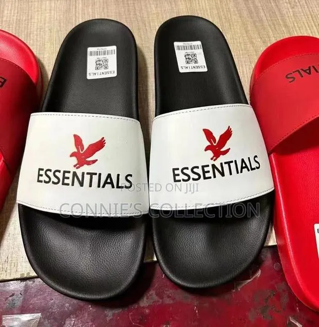 Essential Casual Slides · Photo 1