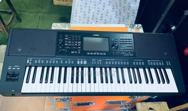 Yamaha PSR-Sx720, Which Is a 61-Key Arranger Workstation Keyboard. · Photo 1