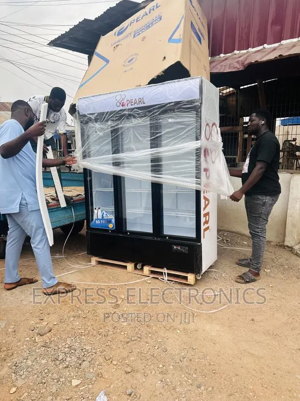 PVC-150 Display Fridge Three Doors · Photo 1