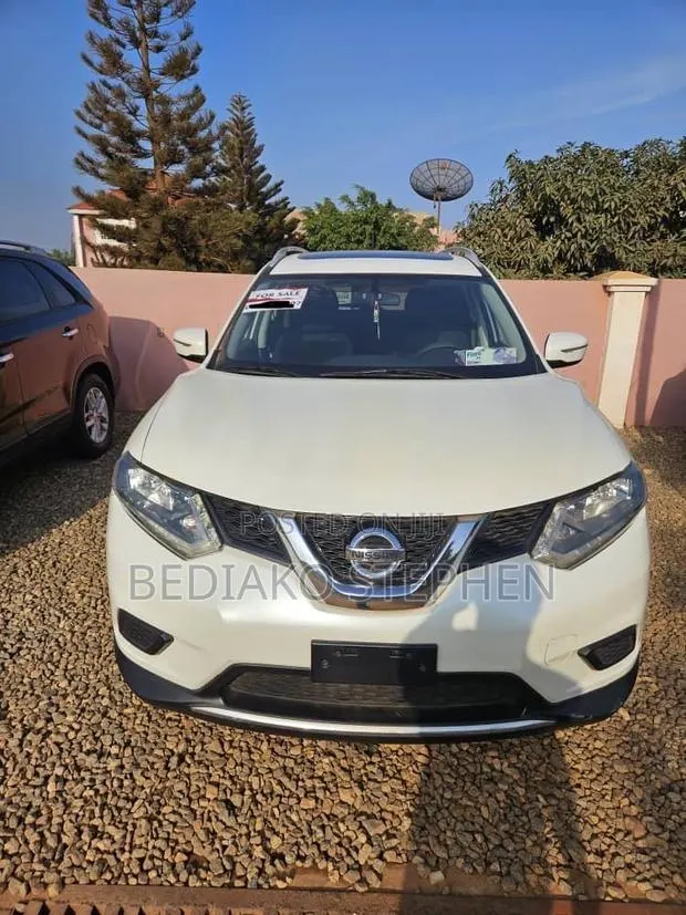 Nissan Rogue 2015 White · Photo 1
