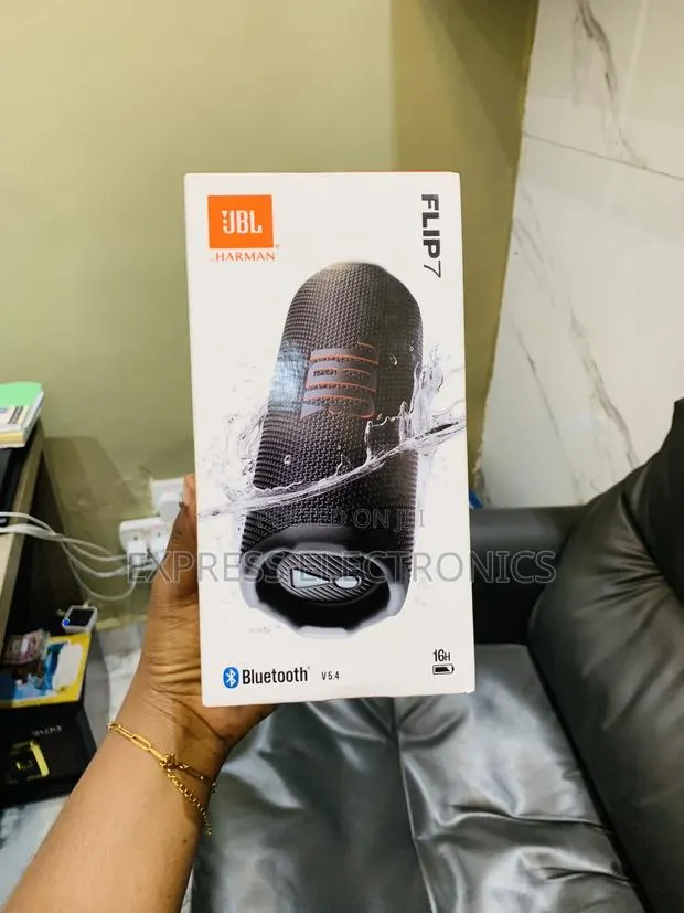Lovely New Black JBL Flip 7 | Portable Waterproof and Drop-Proof · Photo 1