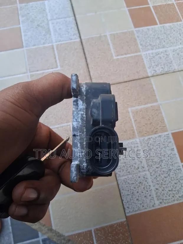 Ford Focus /Escape Fan Control Module · Photo 1