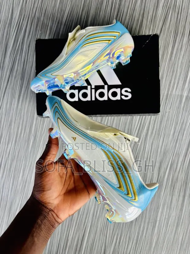 Messi Signature 2022 World Cup Boots · Photo 1