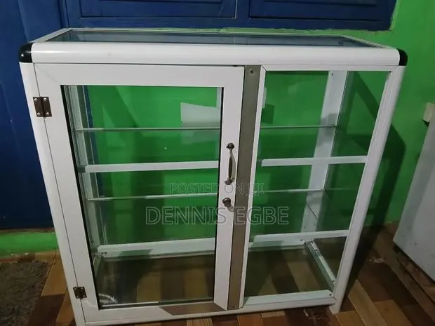 Glass Showcase · Photo 1