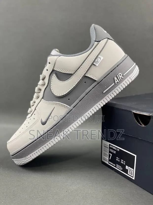 Nike Air Force 1 Naf Greycream · Photo 1