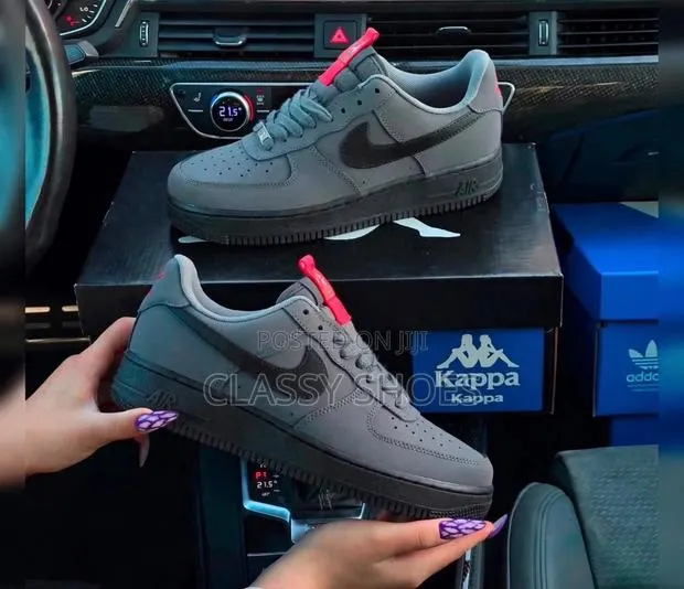 Nike Airforce Dark Ash and Black · Photo 1