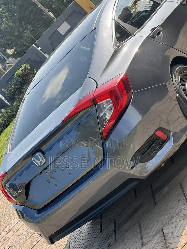 Honda Civic 2016 Gray · Photo 1