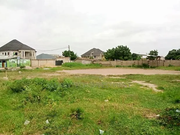 Premier - Class Land - Lakeside · Photo 1
