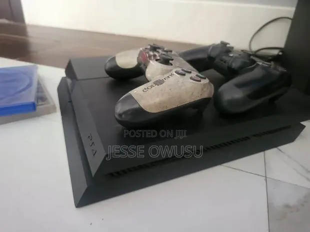 PS4 Standard · Photo 1